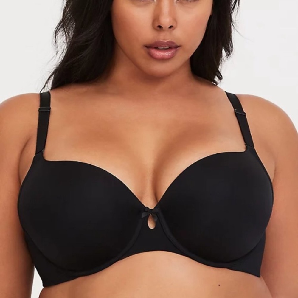 TORRID Curve Body Black Lightly Lined T-shirt Bra Size 50B